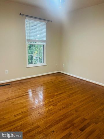 6114 JENLAR DR, Centreville, VA 20121