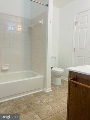 6114 JENLAR DR, Centreville, VA 20121