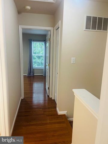 6114 JENLAR DR, Centreville, VA 20121
