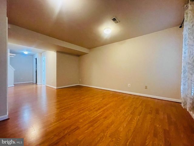 6114 JENLAR DR, Centreville, VA 20121
