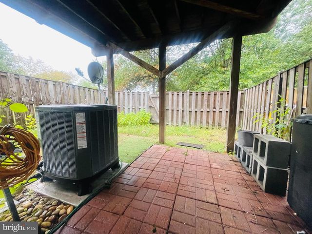 6114 JENLAR DR, Centreville, VA 20121