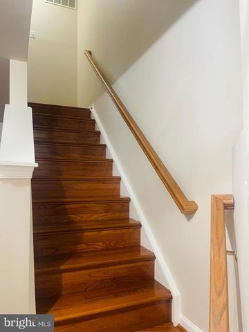 6114 JENLAR DR, Centreville, VA 20121