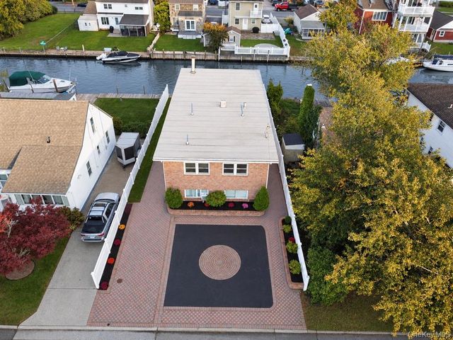 367 West Drive, Copiague, NY 11726