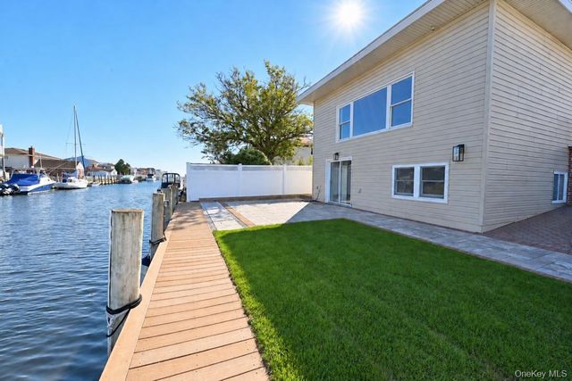 367 West Drive, Copiague, NY 11726