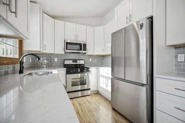 7526 W 111th Street, Bloomington, MN 55438