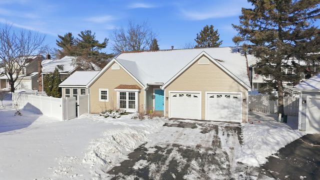 7526 W 111th Street, Bloomington, MN 55438