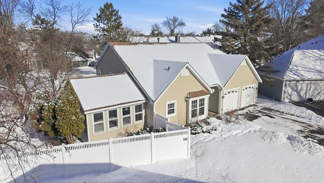 7526 W 111th Street, Bloomington, MN 55438