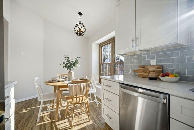 7526 W 111th Street, Bloomington, MN 55438