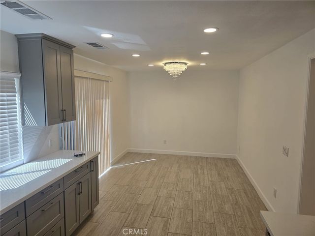 9427 Lemona 24, North Hills, CA 91343