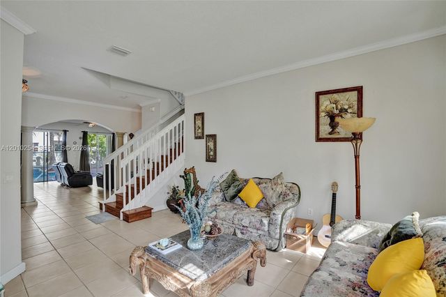 17951 NW 91st Ct, Hialeah, FL 33018