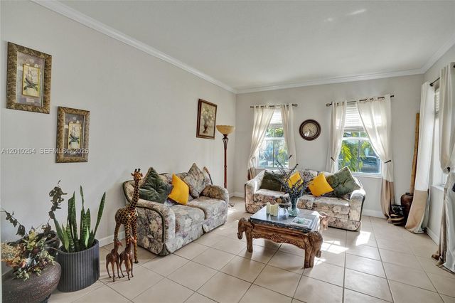 17951 NW 91st Ct, Hialeah, FL 33018