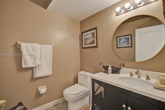 17951 NW 91st Ct, Hialeah, FL 33018