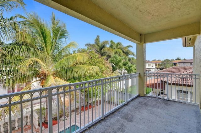 17951 NW 91st Ct, Hialeah, FL 33018