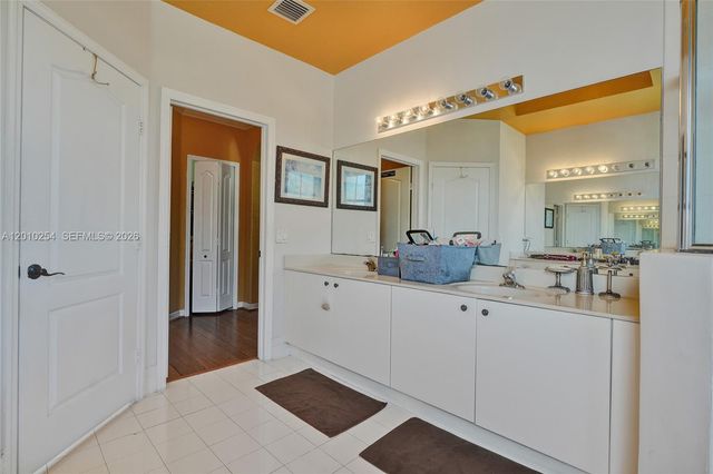 17951 NW 91st Ct, Hialeah, FL 33018