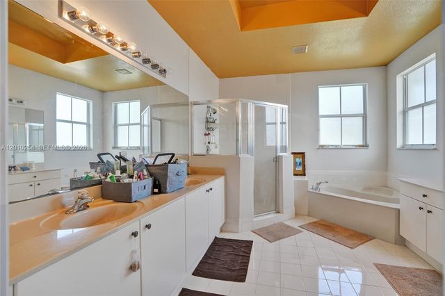 17951 NW 91st Ct, Hialeah, FL 33018