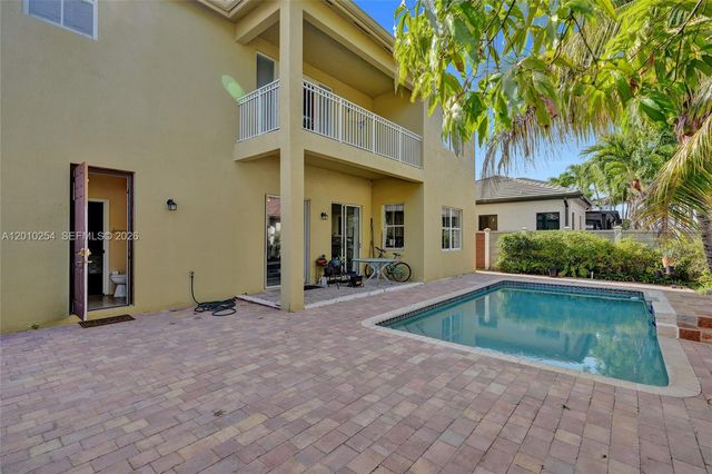 17951 NW 91st Ct, Hialeah, FL 33018