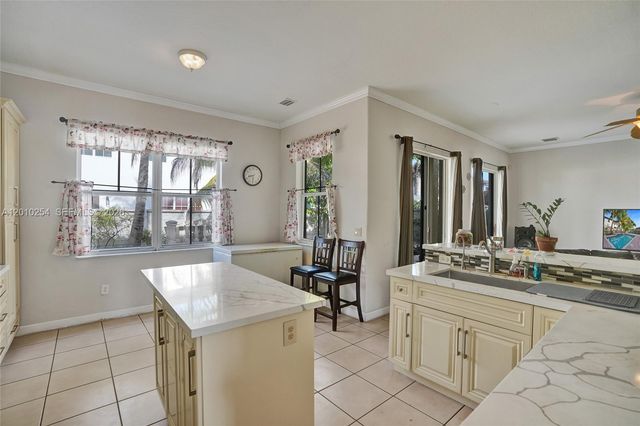 17951 NW 91st Ct, Hialeah, FL 33018