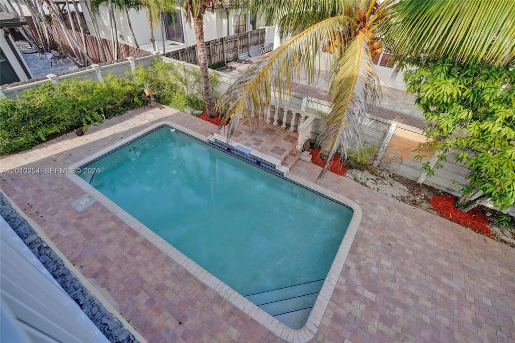 17951 NW 91st Ct, Hialeah, FL 33018