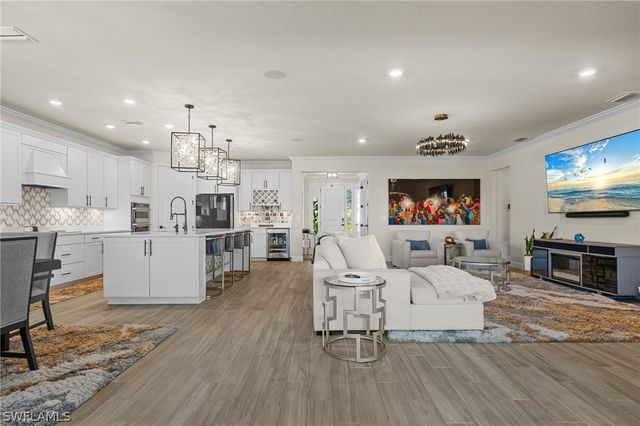 17019 Sunny Lake CT, Alva, FL 33920