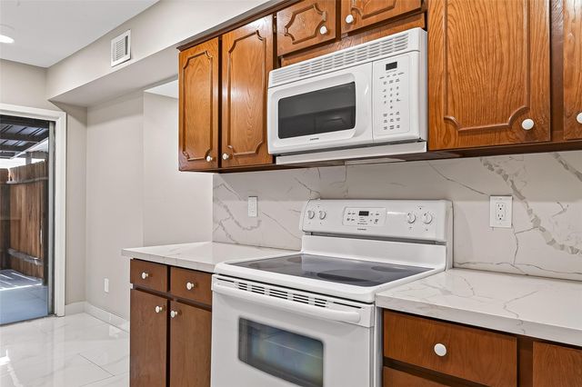 6649 De Moss Drive 649, Houston, TX 77074