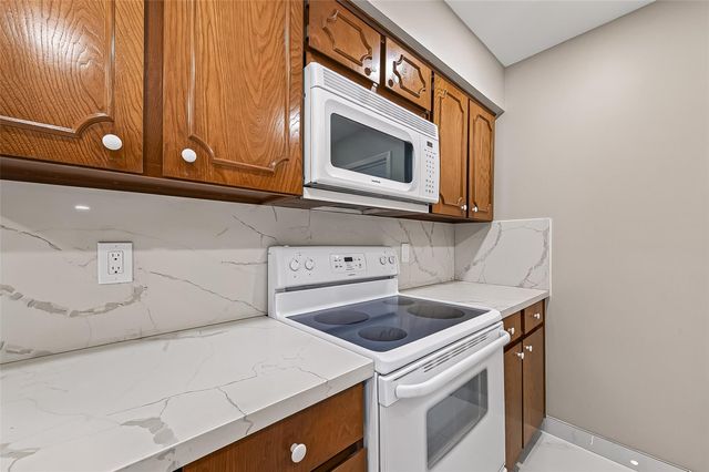 6649 De Moss Drive 649, Houston, TX 77074
