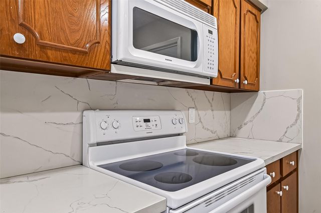 6649 De Moss Drive 649, Houston, TX 77074