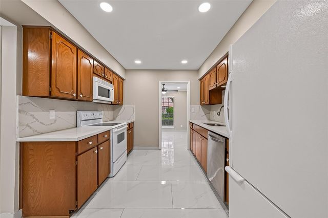 6649 De Moss Drive 649, Houston, TX 77074