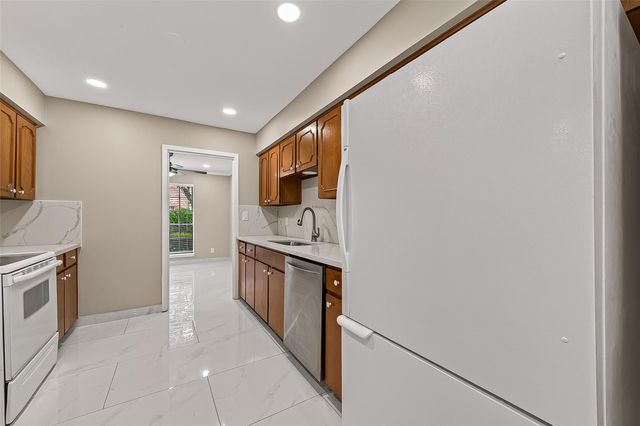 6649 De Moss Drive 649, Houston, TX 77074