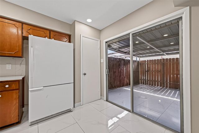 6649 De Moss Drive 649, Houston, TX 77074
