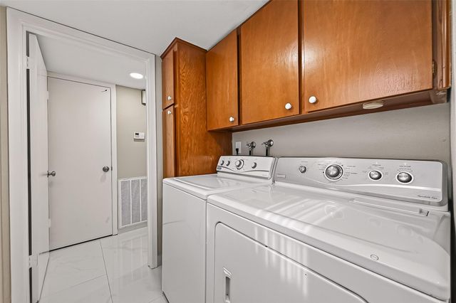 6649 De Moss Drive 649, Houston, TX 77074