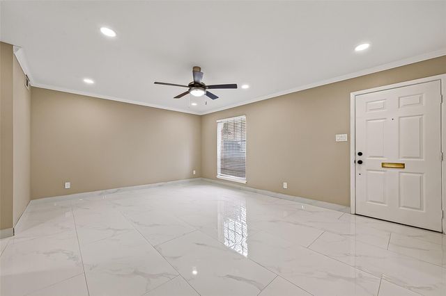 6649 De Moss Drive 649, Houston, TX 77074
