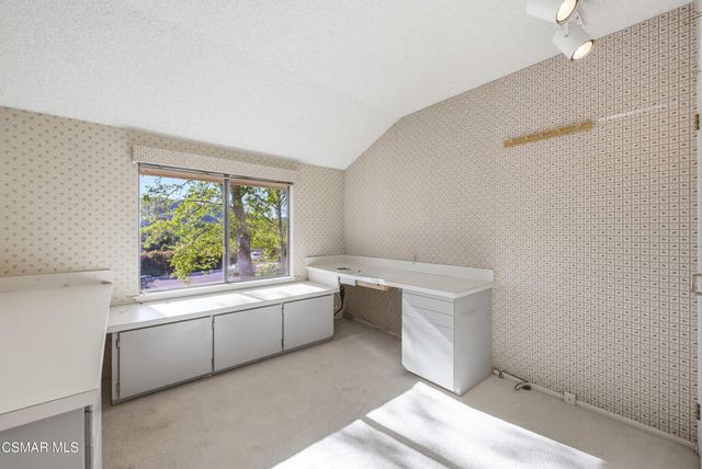 401 Falconrock Lane, Oak Park, CA 91377