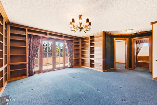 401 Falconrock Lane, Oak Park, CA 91377