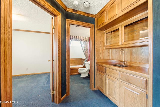 401 Falconrock Lane, Oak Park, CA 91377