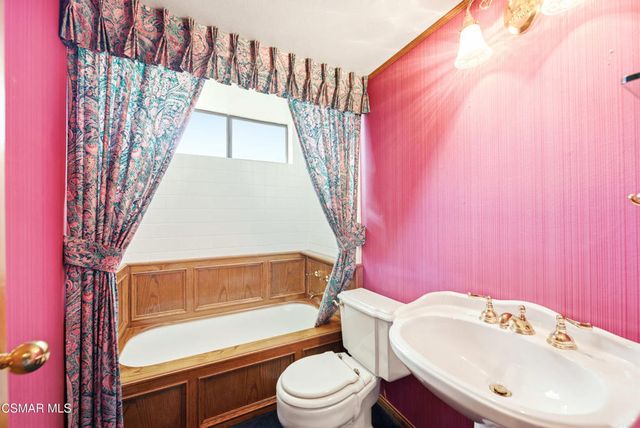 401 Falconrock Lane, Oak Park, CA 91377