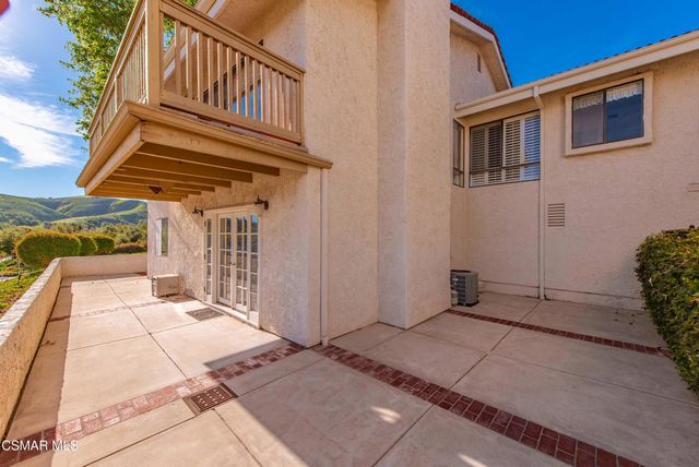 401 Falconrock Lane, Oak Park, CA 91377