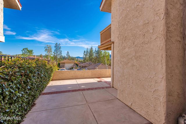 401 Falconrock Lane, Oak Park, CA 91377