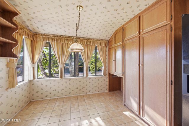 401 Falconrock Lane, Oak Park, CA 91377