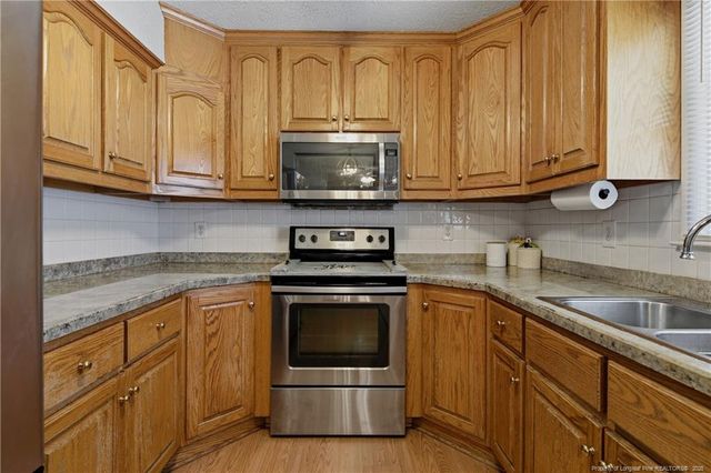 4702 Quaker Court, Hope Mills, NC 28348