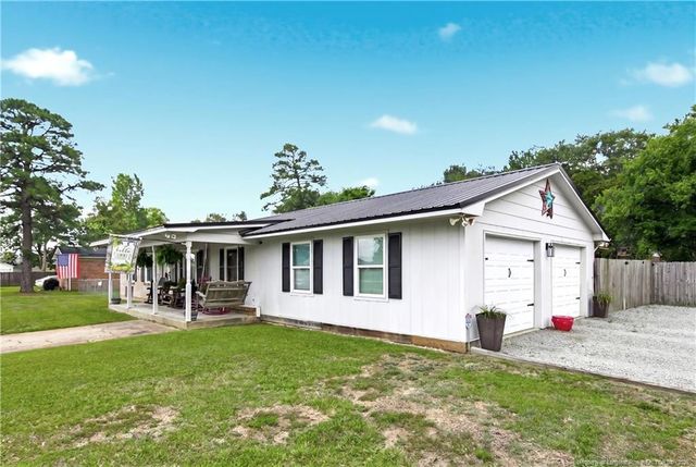 4702 Quaker Court, Hope Mills, NC 28348