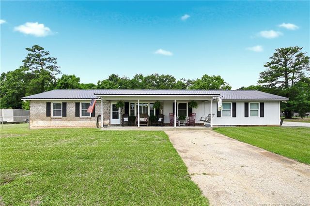 4702 Quaker Court, Hope Mills, NC 28348
