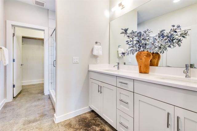 661 Bishop Heights Lane, Dallas, TX 75208