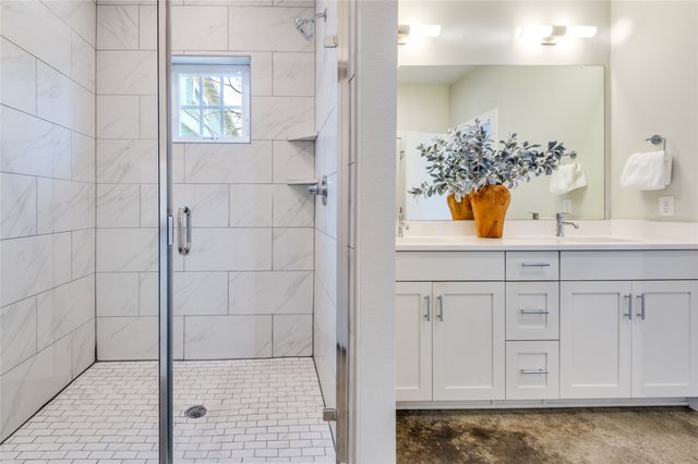 661 Bishop Heights Lane, Dallas, TX 75208