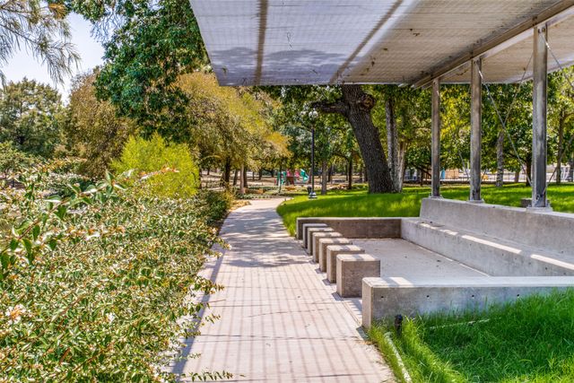 661 Bishop Heights Lane, Dallas, TX 75208