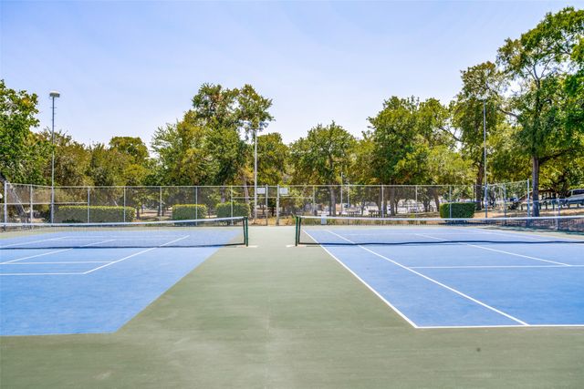 661 Bishop Heights Lane, Dallas, TX 75208