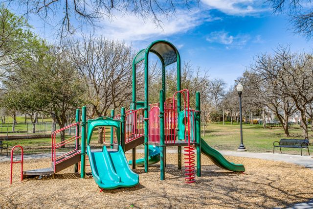 661 Bishop Heights Lane, Dallas, TX 75208