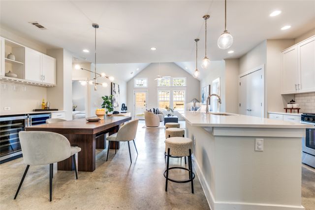 661 Bishop Heights Lane, Dallas, TX 75208