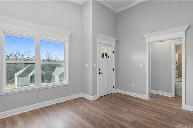 9138 Cliffside Dr, Sherwood, AR 72120