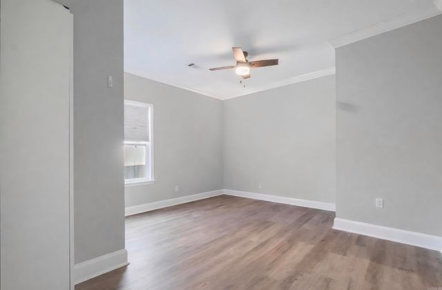 9138 Cliffside Dr, Sherwood, AR 72120