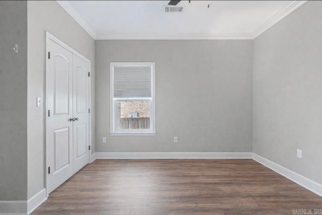 9138 Cliffside Dr, Sherwood, AR 72120